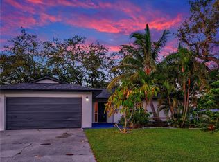 1414 Gulf Rd, Tarpon Springs, FL 34689