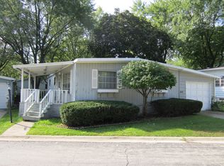 77 Tollview Rd, Elgin, IL 60123