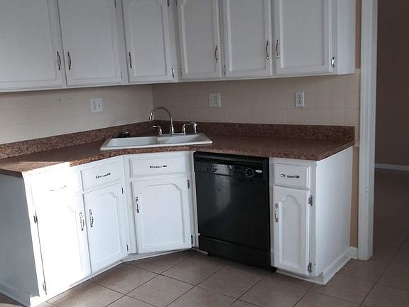 4th image of 44 Hull Dr