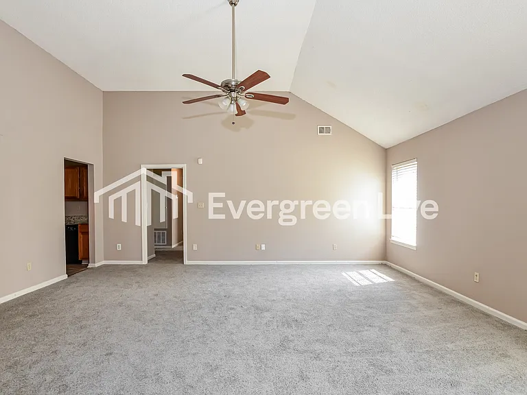 5944 Wagon Hill Rd E — Photo 3