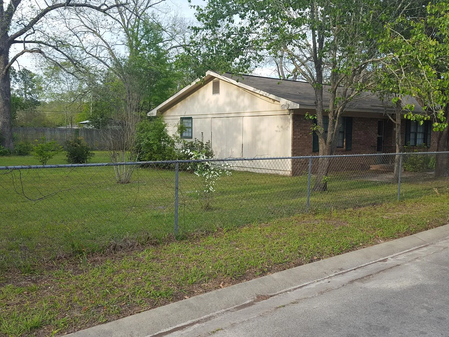 2 bed, 1185 sqft, $850 — Photo 2
