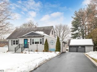 19 Colfax Dr, Pequannock Twp., NJ 07440