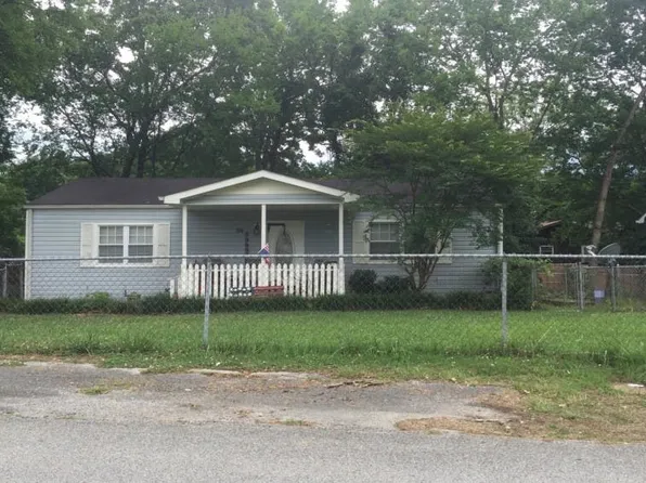 26 Rocky Ford Rd, Rossville, GA 30741