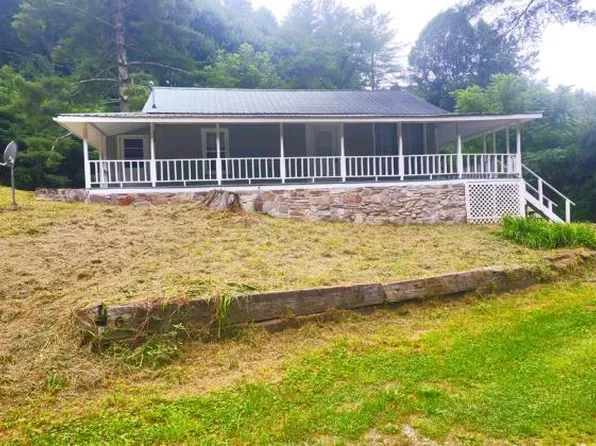 8222 Alarka Rd, Bryson City, NC 28713