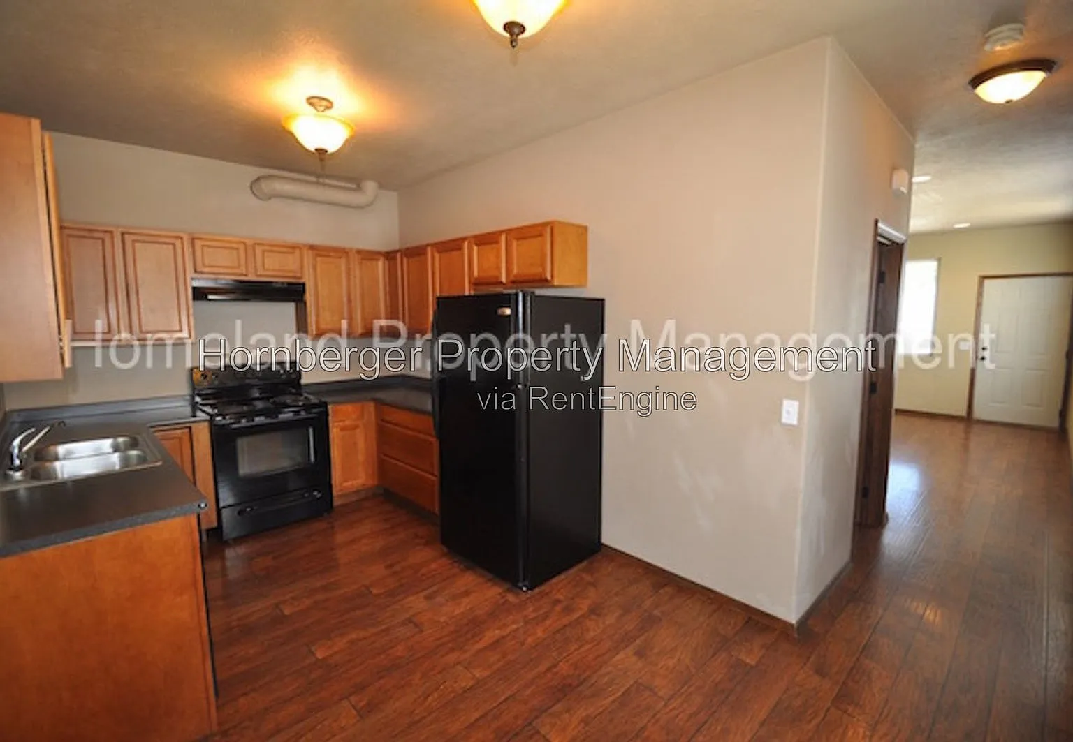 2 bed, 1.5 bath, 1100 sqft, $1,295 — Photo 2
