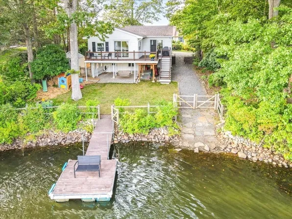 74 Ridge Rd, Foxboro, MA 02035