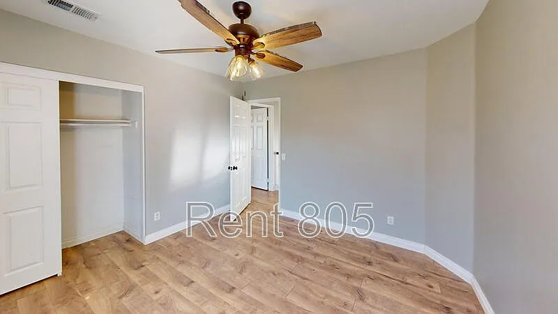 3 bed, 2.5 bath, 1731 sqft, $3,995 — Photo 3