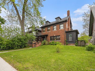 2223 S La Salle Gdns, Detroit, MI, 48206