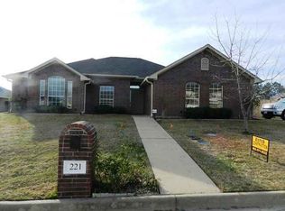 221 Cass Cir, Flint, TX 75762