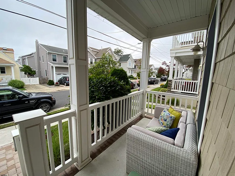 107 N Douglas Ave — Photo 6