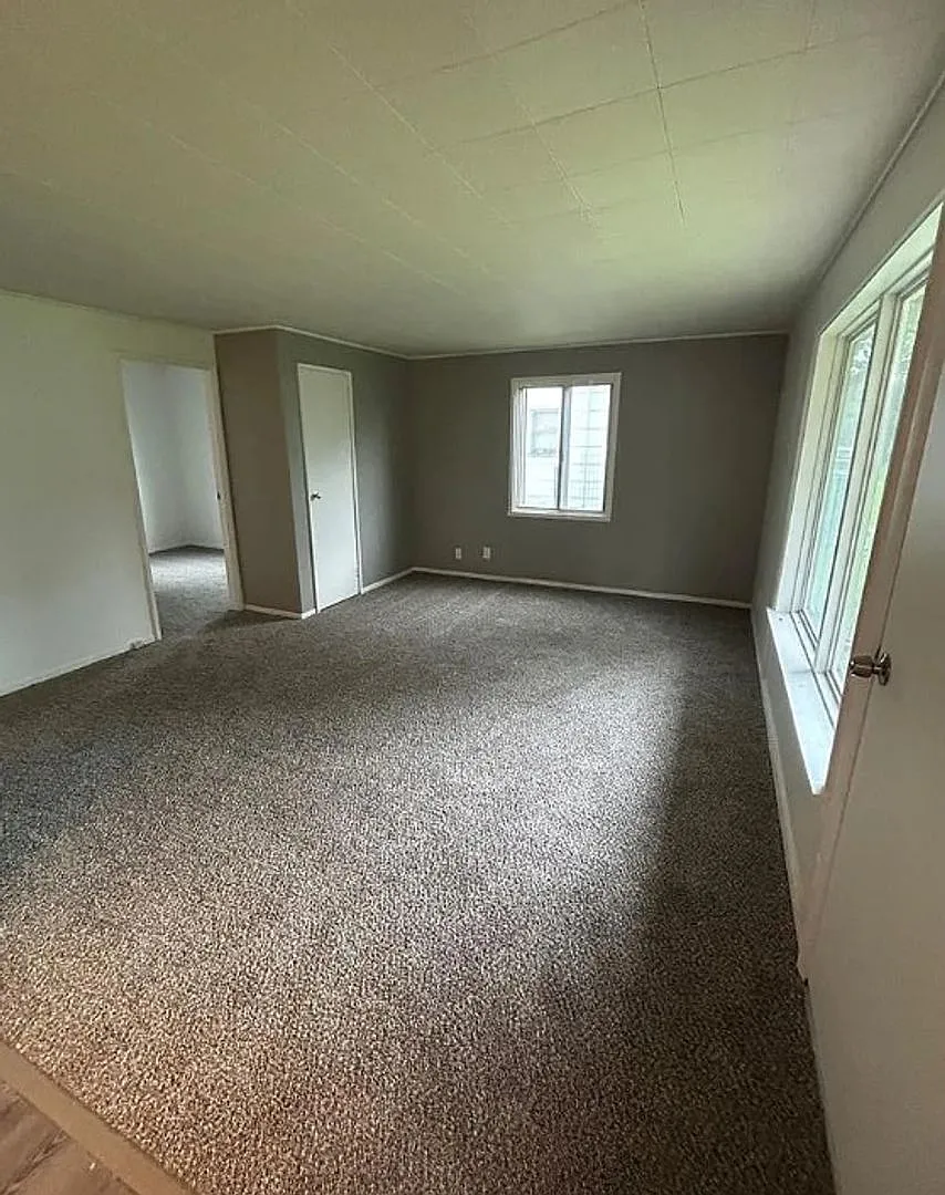 For Rent — Photo 2