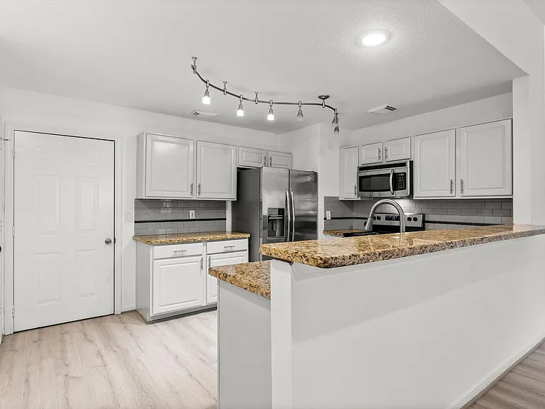 351 Fantasy Ln — Photo 9