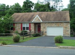 87 Douglass St, Boyertown, PA 19512