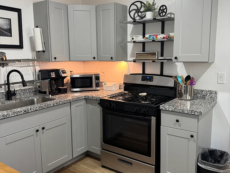 1559 W Shelley Ave #A — Photo 16