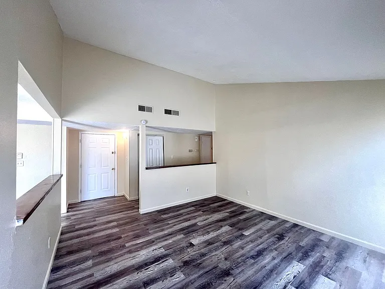 874 Baltic Ave SE — Photo 16