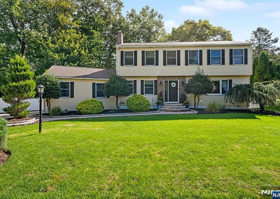 1st image of 649 Alacci Way