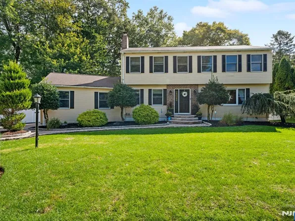 649 Alacci Way, River Vale, NJ 07675