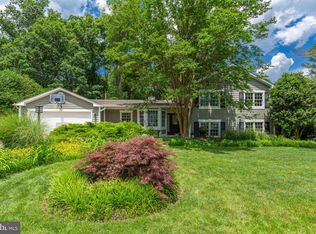 9802 Fosbak Dr, Vienna, VA 22182