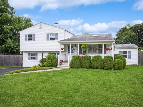 10 Hampshire Road, Fishkill, NY 12524