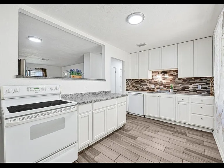 3626 Yosemite St — Photo 9