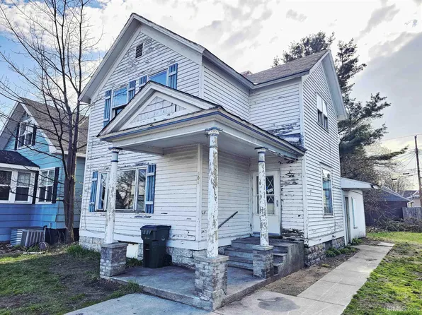 506 S 10th St, Escanaba, MI 49829