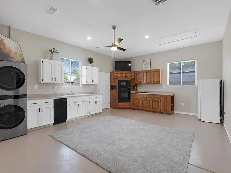 707 Alameda Blvd NW — Photo 4