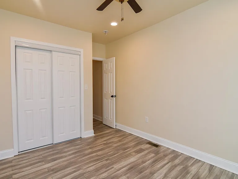 2722 Parkwood Ave — Photo 10