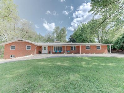 2080 Country Club Rd, Saint Charles, MO, 63303