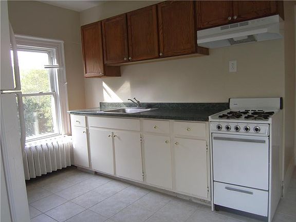 2nd image of 108 Champlin Ave APT 5
