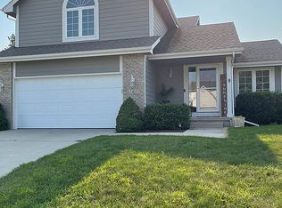 302 NW Ridgeline Dr, Ankeny, IA 50023