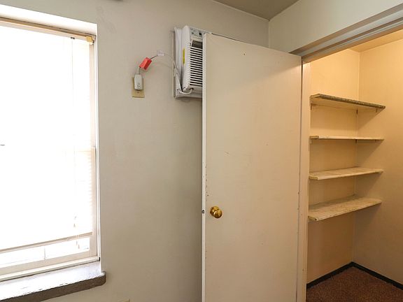 4th image of 948 Paget Dr APT N