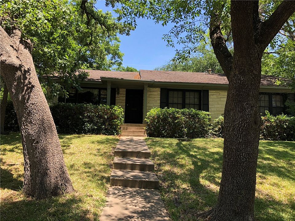 1st image of 2300 Greenlee Dr