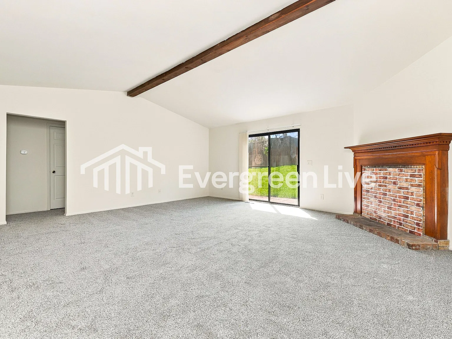 3 bed, 2.0 bath, 1500 sqft, $1,595 — Photo 3