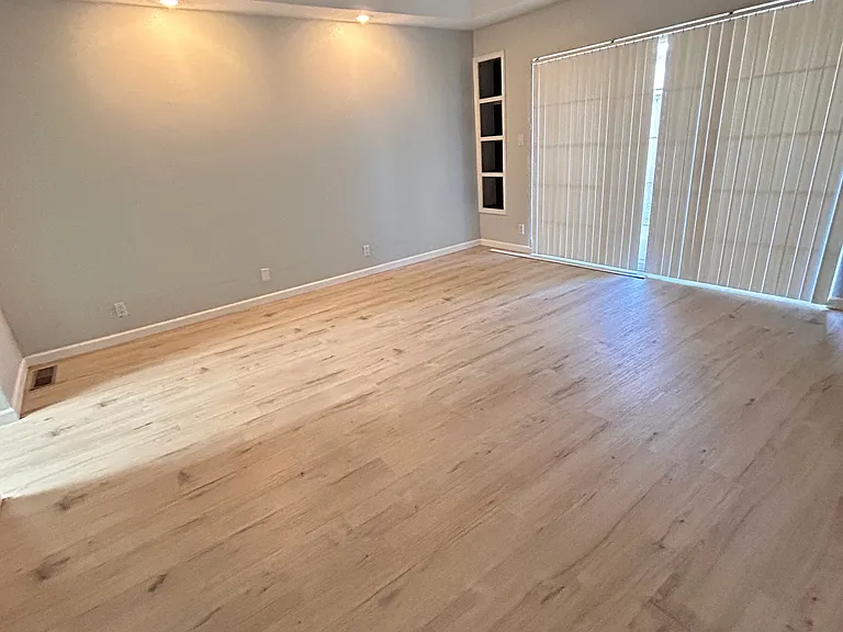 7921 Woodleaf Dr NE — Photo 5
