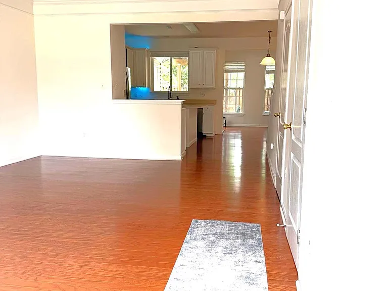 13129 Park Crescent Cir — Photo 3