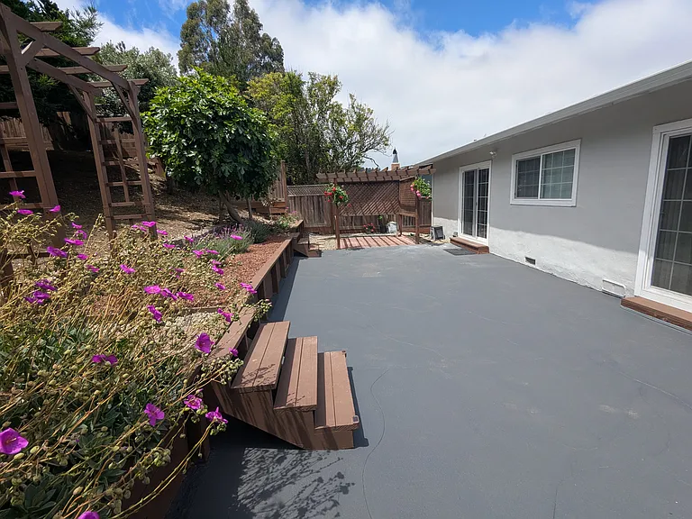 986 Regina Way — Photo 13