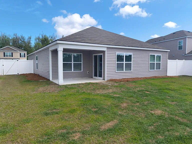 44 Autumns Wood Dr — Photo 2