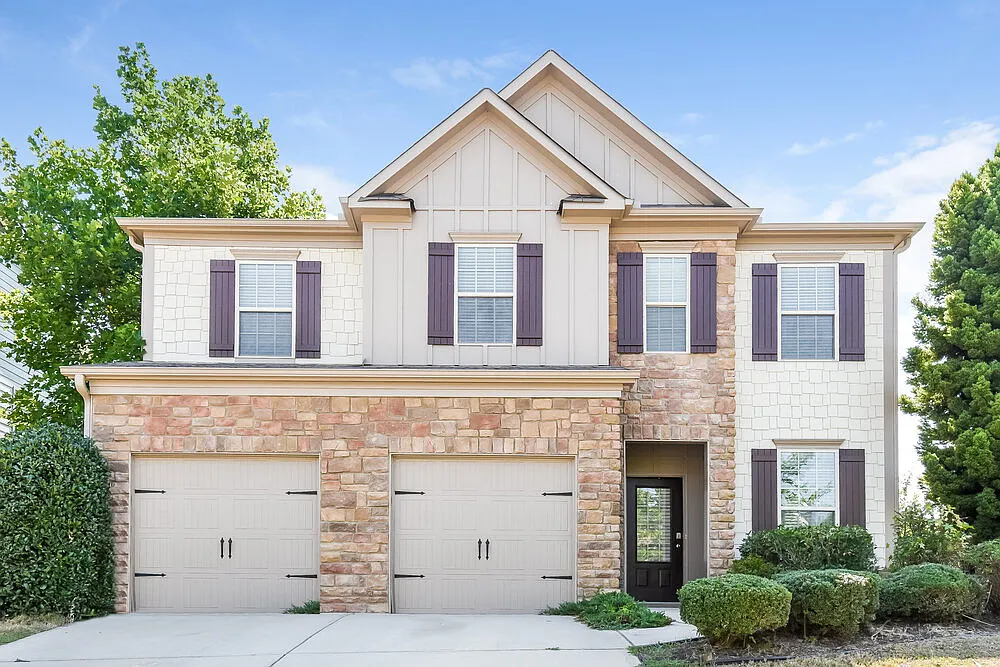 4 bed, 2.5 bath, 2542 sqft, $2,420 — Photo 1