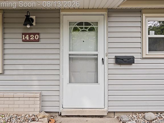5th image of 1420 S Carlson St