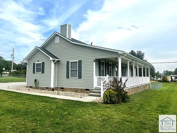 2nd image of 1061 Sunnybrook Cir
