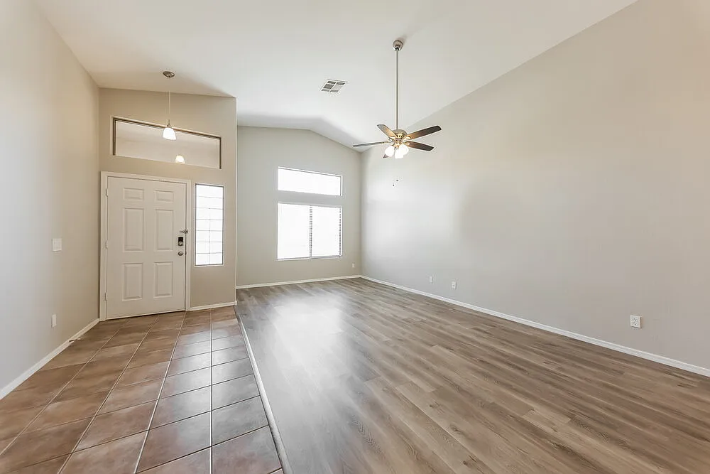 3 bed, 2.0 bath, 2059 sqft, $2,005 — Photo 4