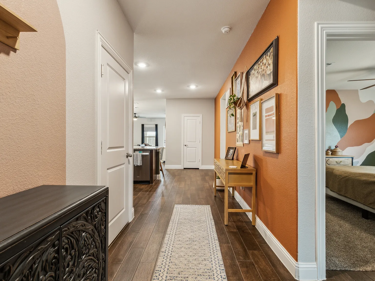 4 bed, 2042 sqft, $2,400 — Photo 3