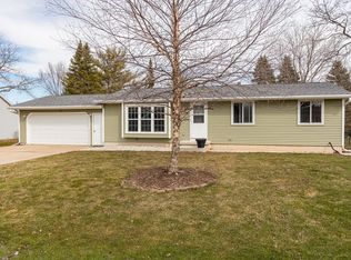 1352 Tammy Rd, Oshkosh, WI 54904