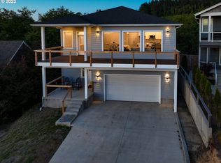 2162 Middle Fork Cir, Seaside, OR 97138