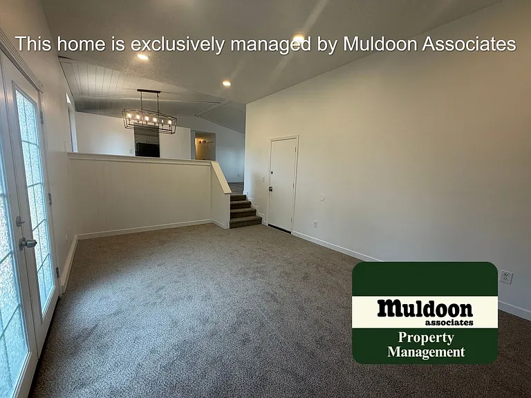2958 Roche Dr N — Photo 11
