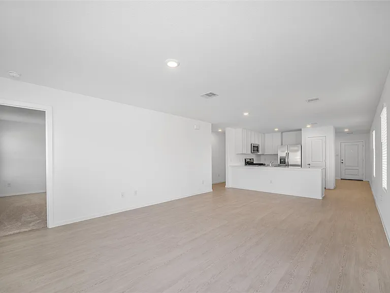 21043 Santopadre St — Photo 11