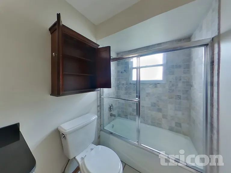 16646 Paxton Ave — Photo 9