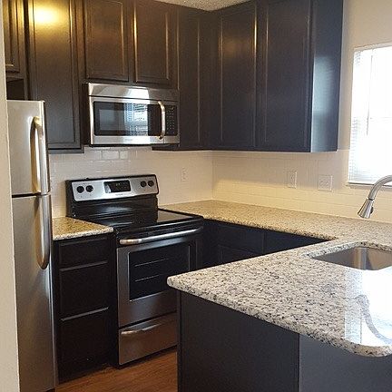 3rd image of 288 Highland Village Dr