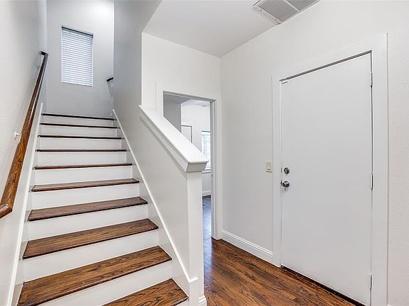 3rd image of 1915 Ashby St Unit 3