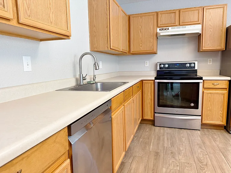 847 Quitman Oak — Photo 9